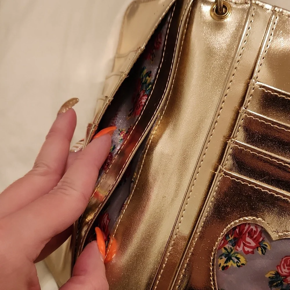 NWOT BESTSEY JOHNSON WALLET WRISTLET